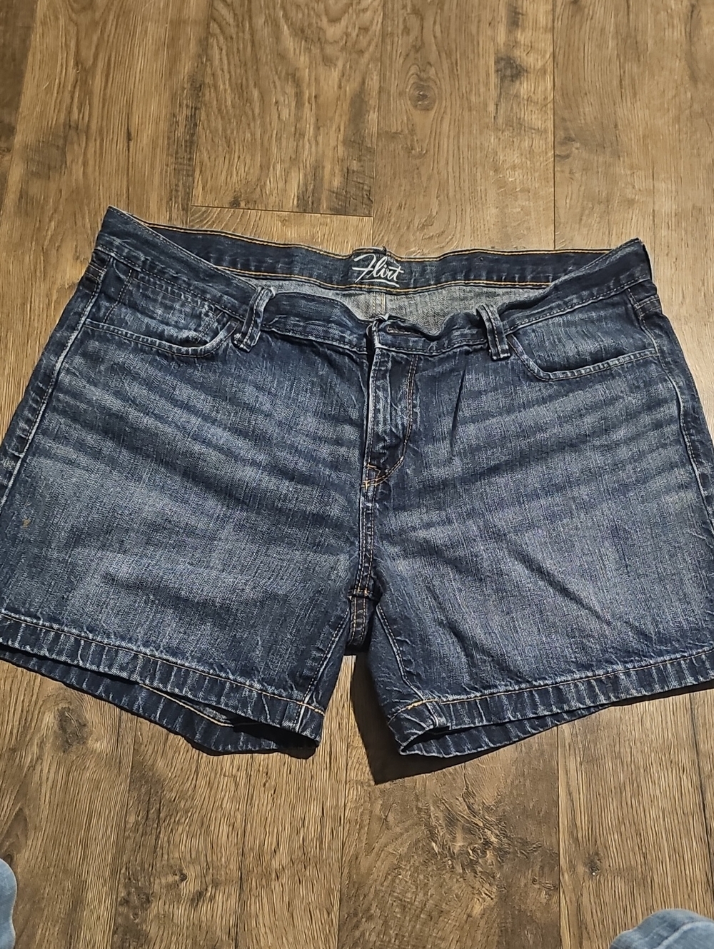 Old Navy shorts Jean Denim Size 14 Flirt
